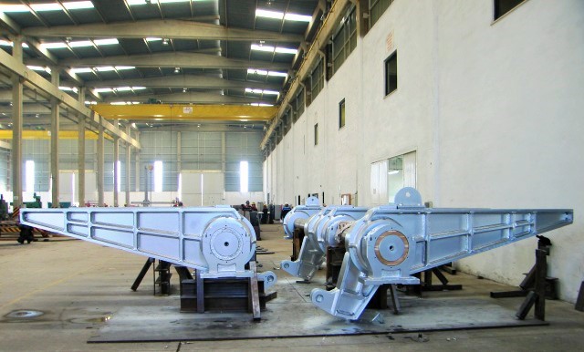 İsdemir Fabrikası 1 Nolu Slab Döküm Tesisi Slab Scarf Makinesi Hidrolik Slab Çevirici Sistemi Temini